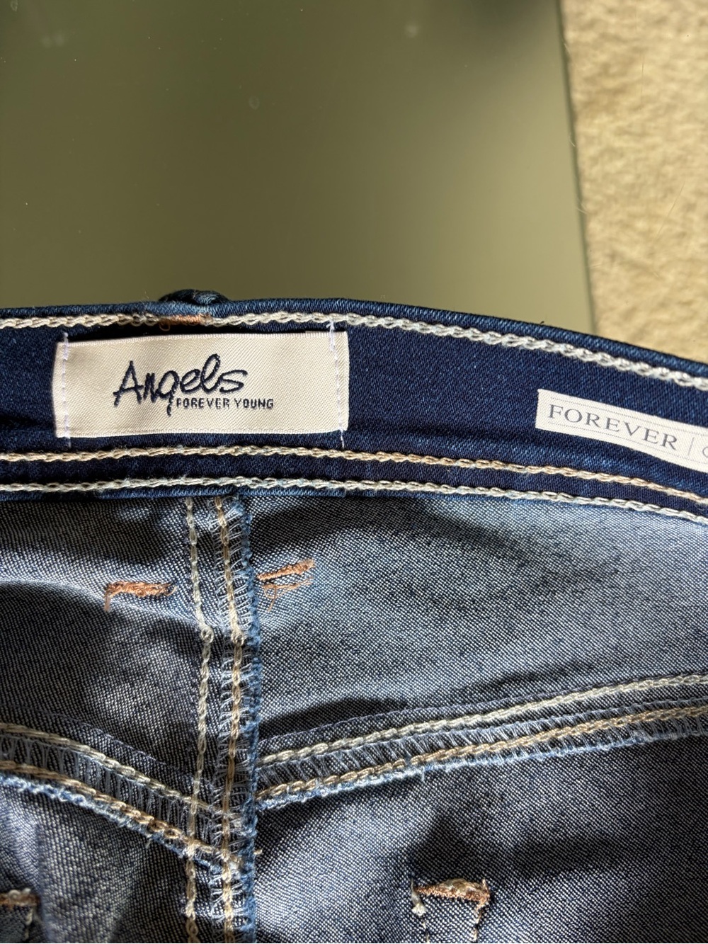 💜 Angels Denim - Picture 3 of 4